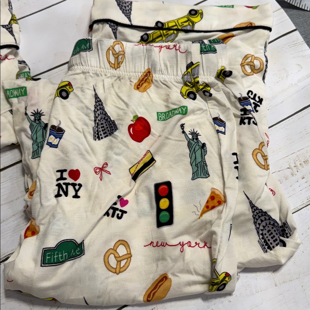 New York Themed Pajamas - Picture 5 of 6